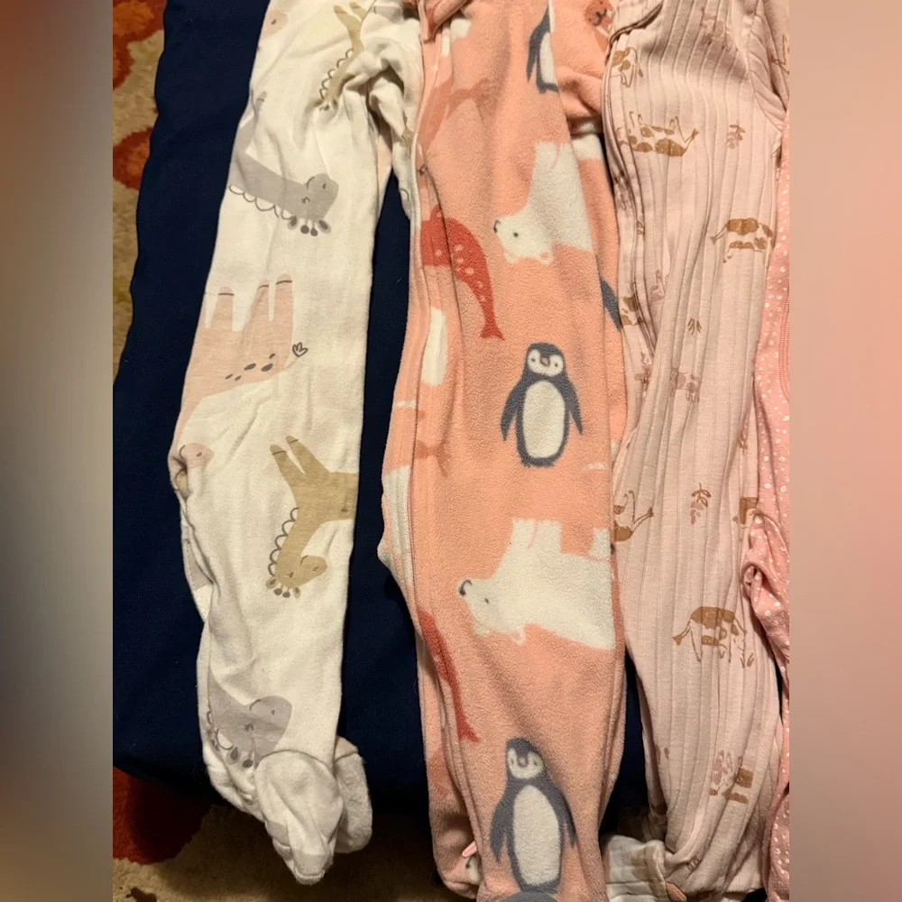 Assorted lot of 6 baby girls footed pajamas size 6 months